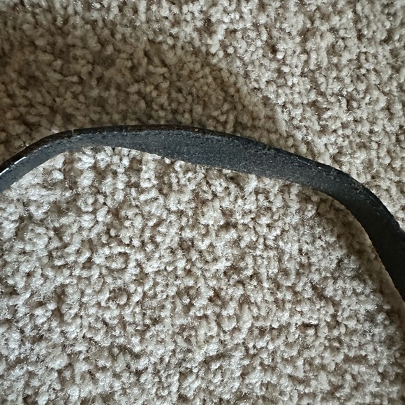 Elegant Black Leather Shoulder Bag - Picture 8 of 11